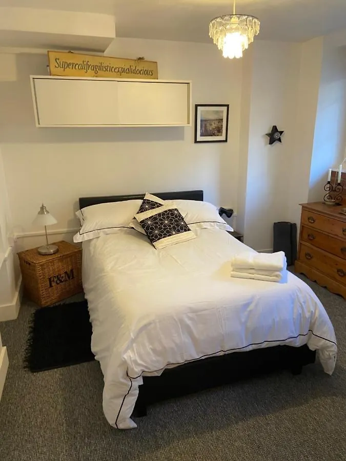 Great Rooms In An Uber Cool Flat! London Bridge